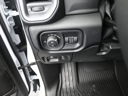 New 2026 RAM 1500 Big Horn AWD/4WD image 33