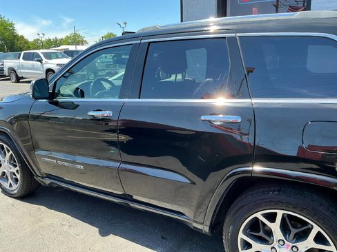 Used 2019 Jeep Grand Cherokee Overland AWD/4WD image 32