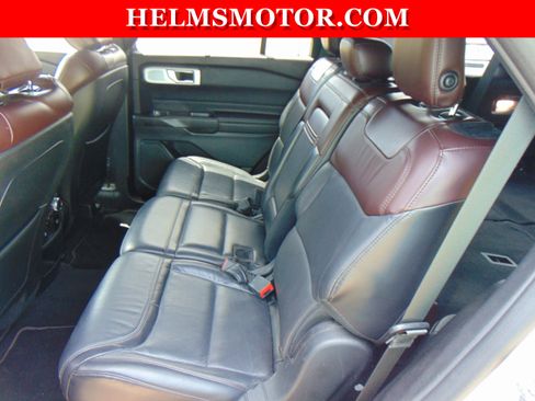 Used 2020 Ford Explorer Platinum w/ Premium Technology Package AWD/4WD image 36