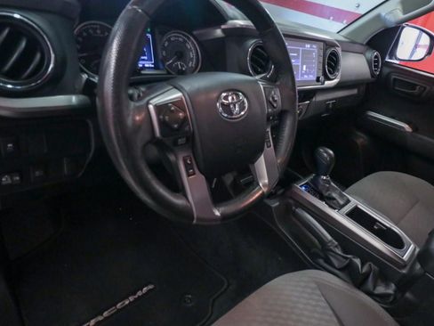 Used 2022 Toyota Tacoma SR5 RWD image 12