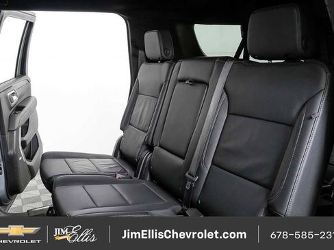 Certified 2024 Chevrolet Suburban LT RWD image 21