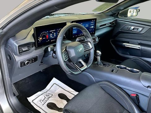 Used 2025 Ford Mustang Coupe RWD image 14