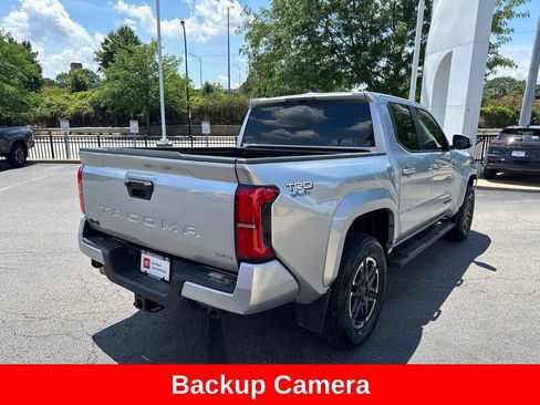 Used 2024 Toyota Tacoma TRD Sport AWD/4WD image 8
