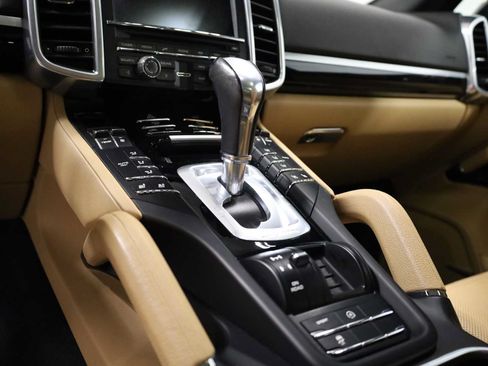 Used 2016 Porsche Cayenne S AWD/4WD image 29