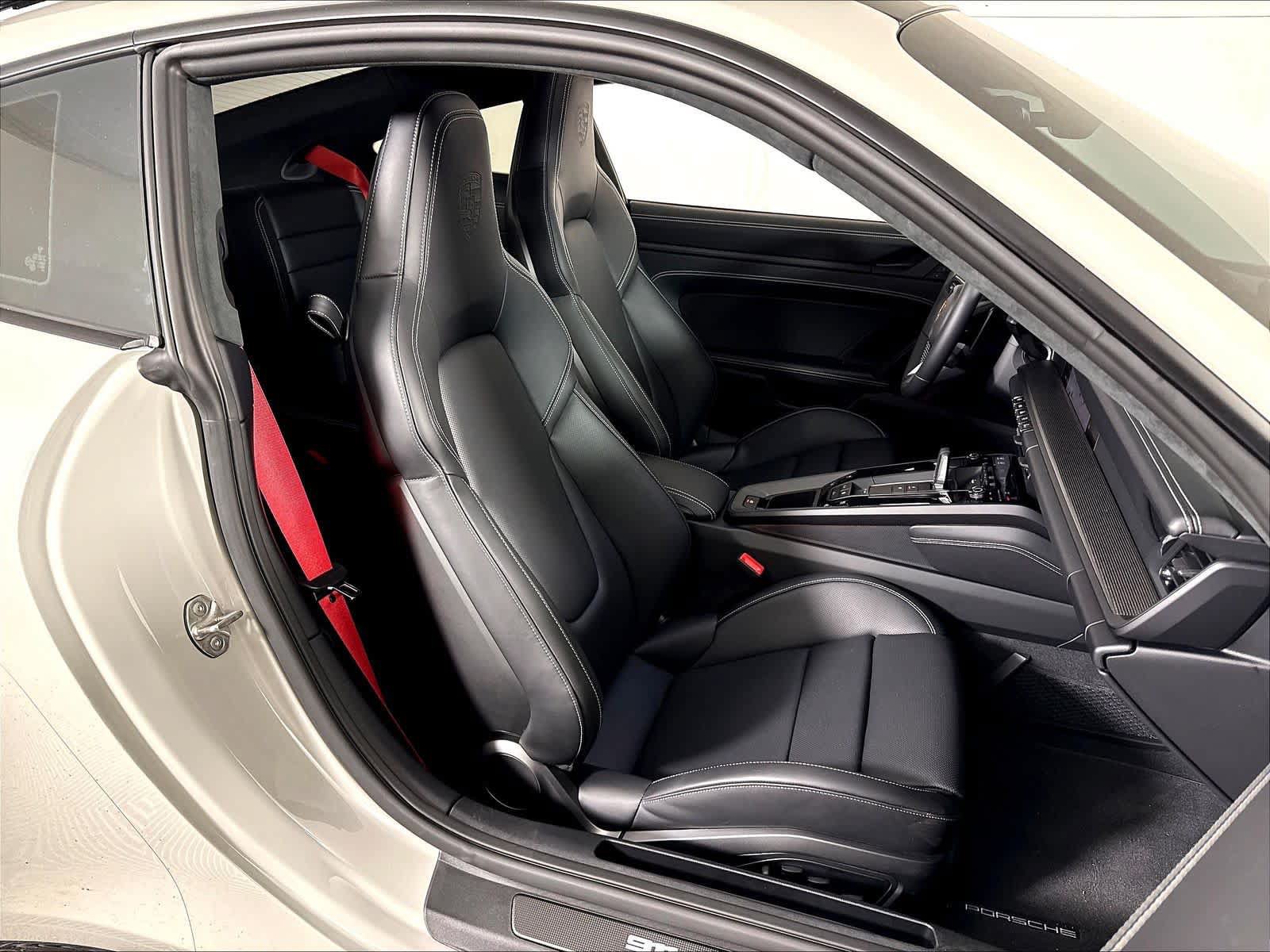 Used 2026 Porsche 911 Carrera GTS RWD image 18