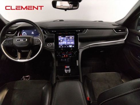 Used 2023 Jeep Grand Cherokee Altitude image 39