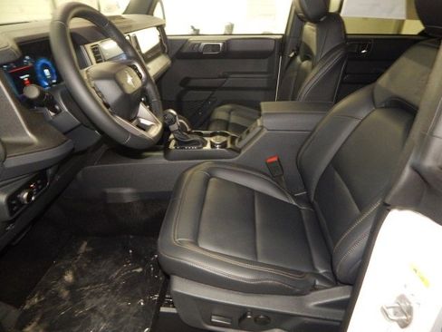 New 2025 Ford Bronco Badlands image 14