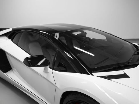 Used 2014 Lamborghini Aventador LP 700-4 image 12