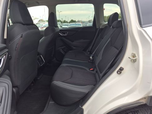 Used 2021 Subaru Forester Premium AWD/4WD image 28