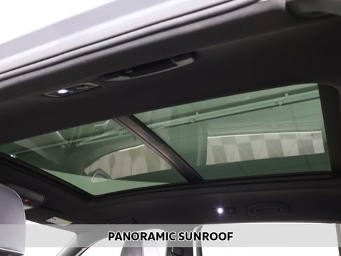 Used 2020 Volkswagen Atlas Cross Sport SEL Premium R-Line image 4