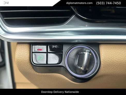 Used 2018 Porsche Panamera 4 image 31