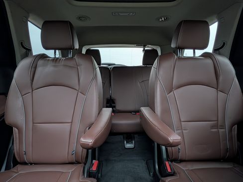 Used 2020 Buick Enclave Avenir w/ Avenir Technology Package image 30