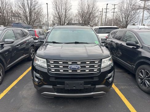 Used 2016 Ford Explorer XLT w/ Equipment Group 202A image 2