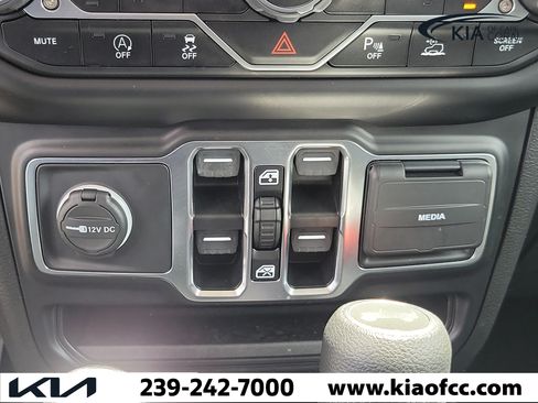 Used 2021 Jeep Wrangler Unlimited Sport AWD/4WD image 28
