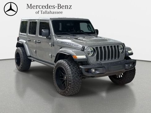 Used 2019 Jeep Wrangler Unlimited Sahara AWD/4WD image 3
