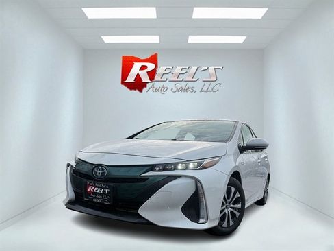 Used 2020 Toyota Prius Prime LE image 1