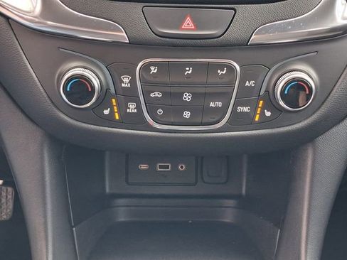Used 2021 Chevrolet Equinox LT AWD/4WD image 24