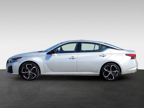 Used 2024 Nissan Altima 2.5 SR image 7