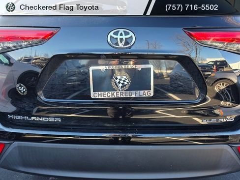 Used 2023 Toyota Highlander XLE image 7