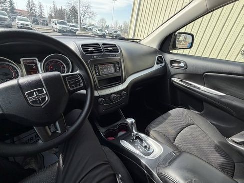 Used 2020 Dodge Journey SE w/ Blacktop Package image 17