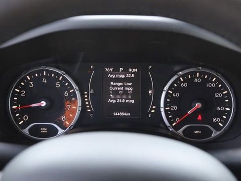 Used 2015 Jeep Renegade Latitude w/ Popular Equipment Group image 13