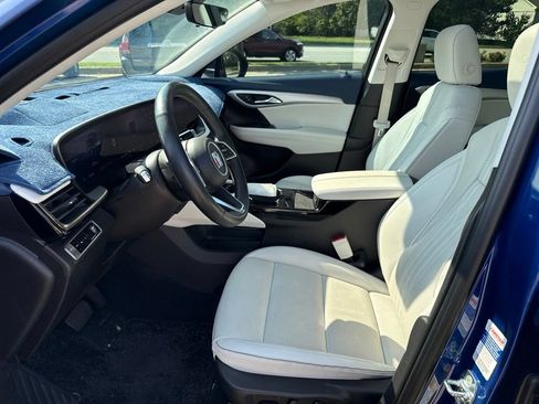 Used 2024 Buick Envision Avenir AWD/4WD image 13