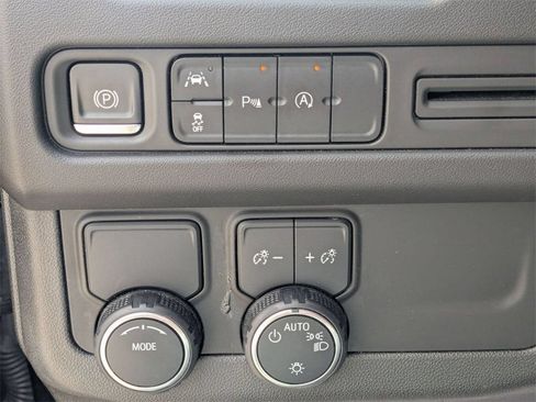 Used 2023 Chevrolet Suburban LT RWD image 16