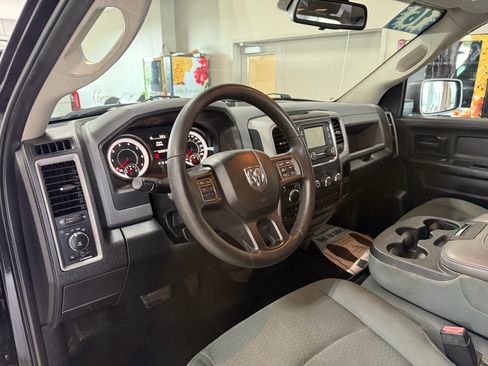Used 2016 RAM 1500 Express w/ Black Ram 1500 Express Group AWD/4WD image 9