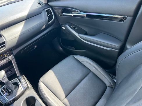 Certified 2024 Kia Seltos SX w/ SX Sunroof Package image 13