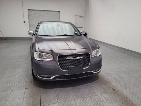 Used 2019 Chrysler 300 Limited RWD image 14