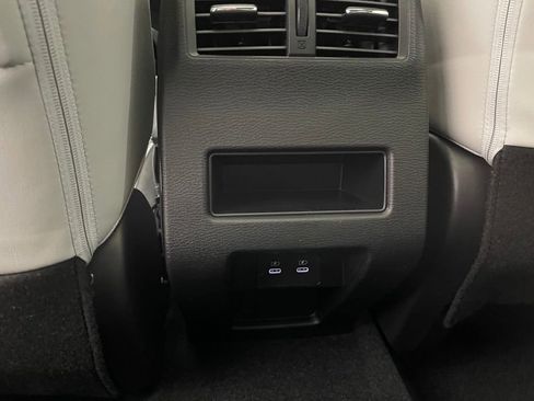 New 2025 Mitsubishi Outlander SE image 24