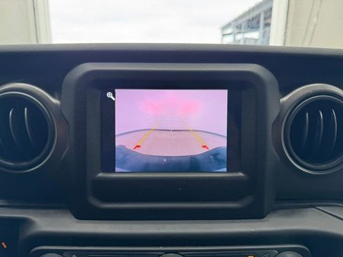 Used 2022 Jeep Gladiator Willys image 26