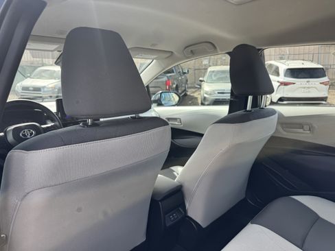 Used 2025 Toyota Corolla LE image 14