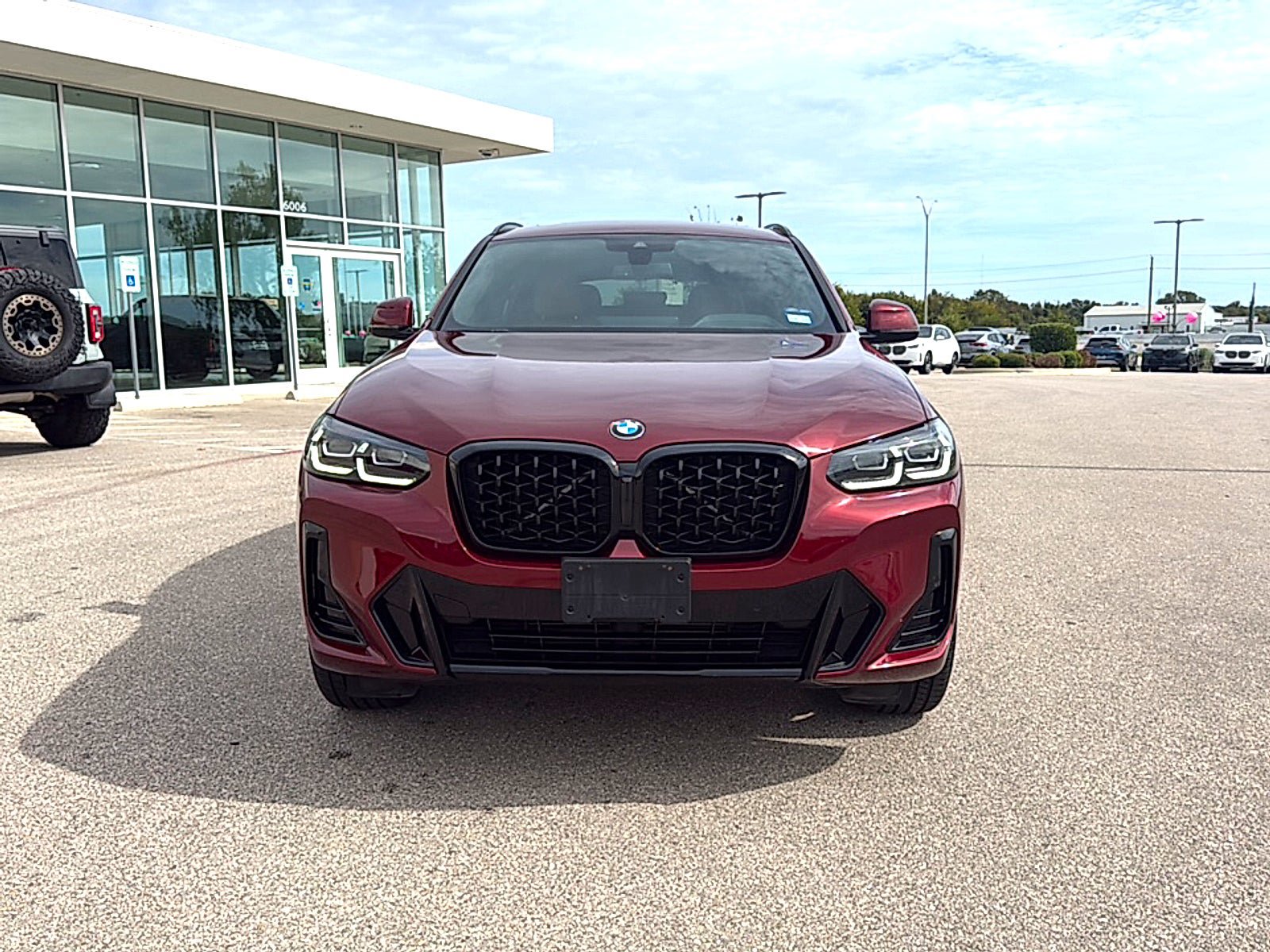 Used 2024 BMW X4 xDrive30i w/ Premium Package AWD/4WD image 2