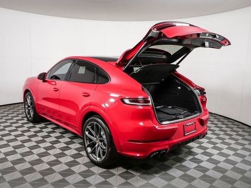 Certified 2024 Porsche Cayenne Coupe AWD/4WD image 34