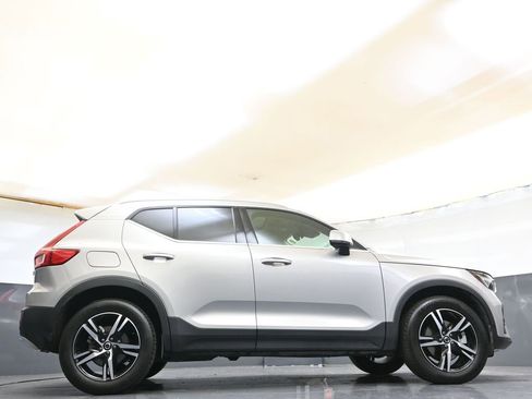 Certified 2025 Volvo XC40 B5 Core image 42