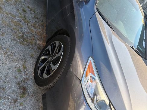 Used 2017 Honda Accord EX image 8