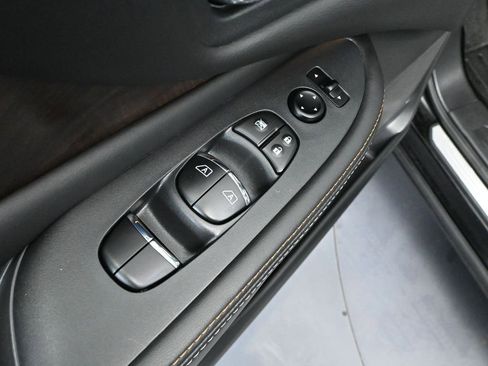 Used 2024 Nissan Murano Platinum AWD/4WD image 18