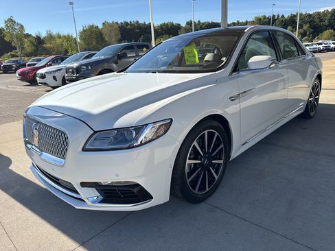 Used 2020 Lincoln Continental Reserve image 2