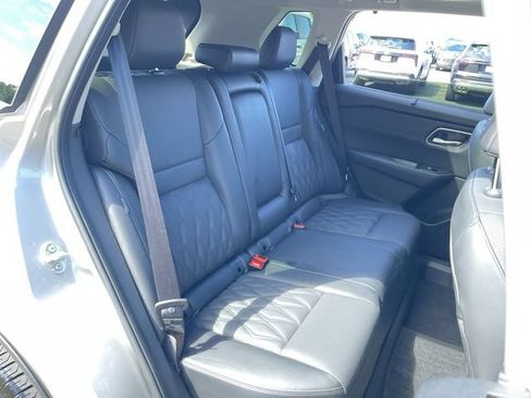 Used 2026 Nissan Rogue Platinum w/ Platinum Premium Package AWD/4WD image 27