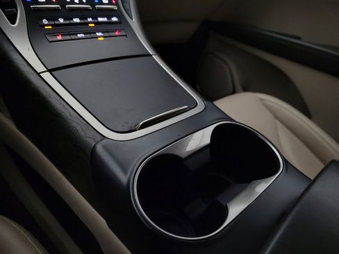 Used 2019 Lincoln Nautilus Select AWD/4WD image 26