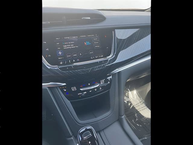 Certified 2024 Cadillac XT6 Premium Luxury w/ Technology Package AWD/4WD image 14