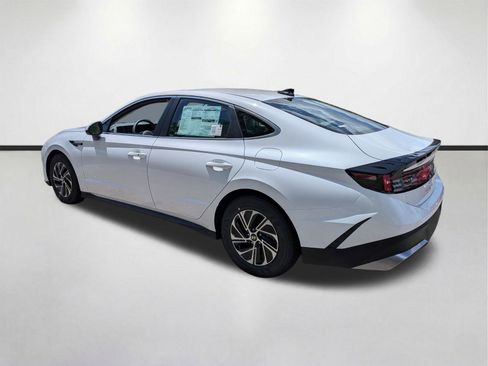 New 2026 Hyundai Sonata Blue FWD image 5