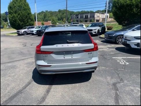Used 2024 Volvo V60 B5 Cross Country Plus w/ Climate Package AWD/4WD image 7
