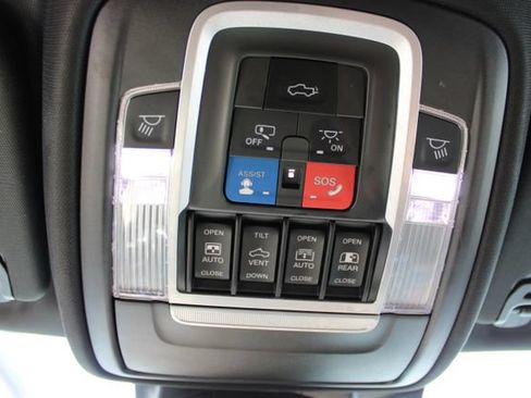 Used 2020 RAM 1500 Longhorn AWD/4WD image 33