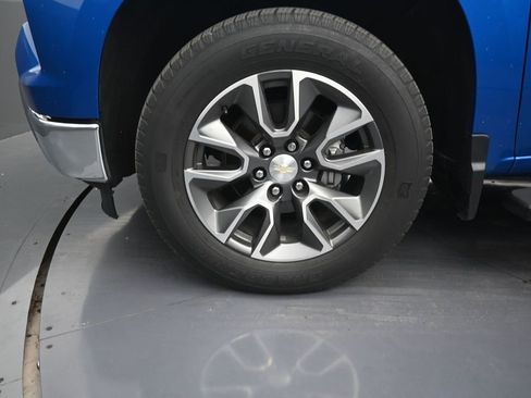 Used 2022 Chevrolet Silverado 1500 LT RWD image 9