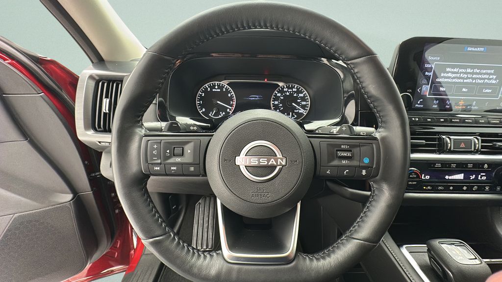 Used 2024 Nissan Pathfinder SL AWD/4WD image 14
