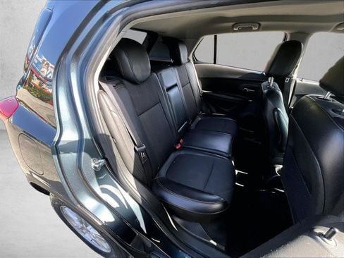 Used 2021 Chevrolet Trax LT w/ Driver Confidence Package FWD image 26