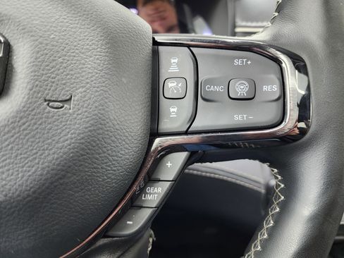 Used 2025 RAM 1500 Limited AWD/4WD image 18