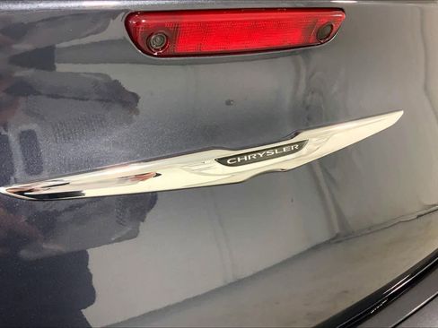 Used 2019 Chrysler 300 S w/ 300S Premium Group image 29